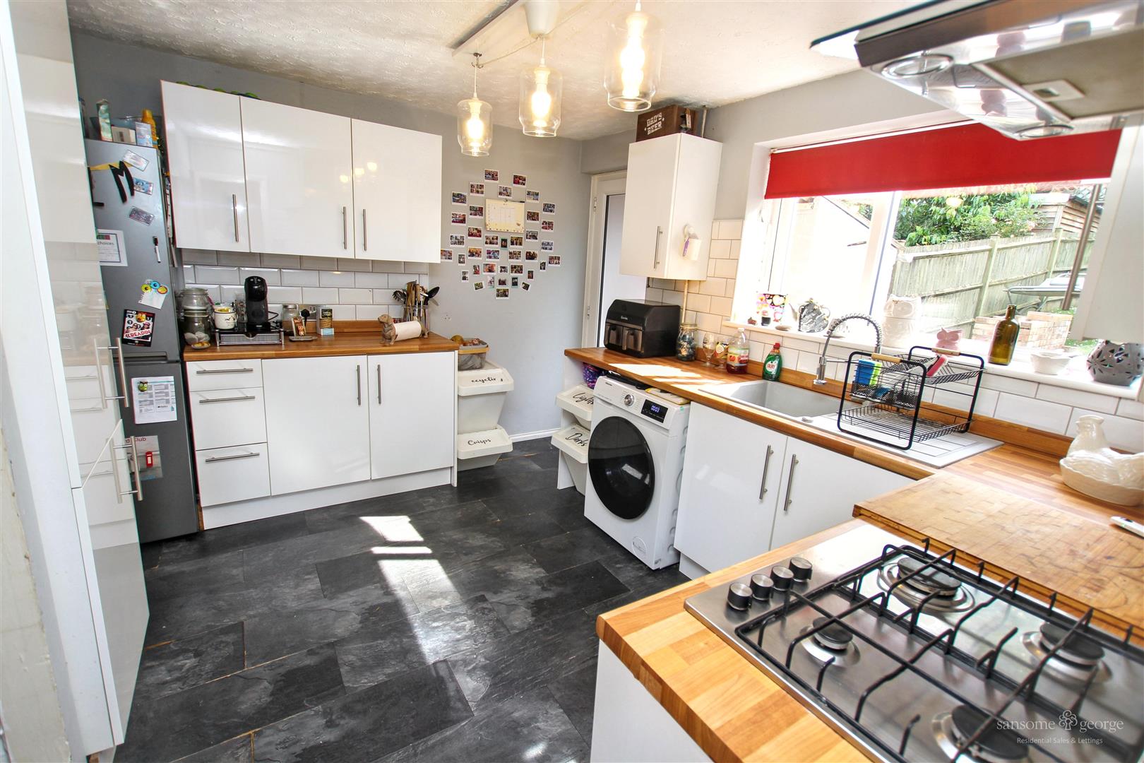 3 bed property in Vale Crescent, Reading